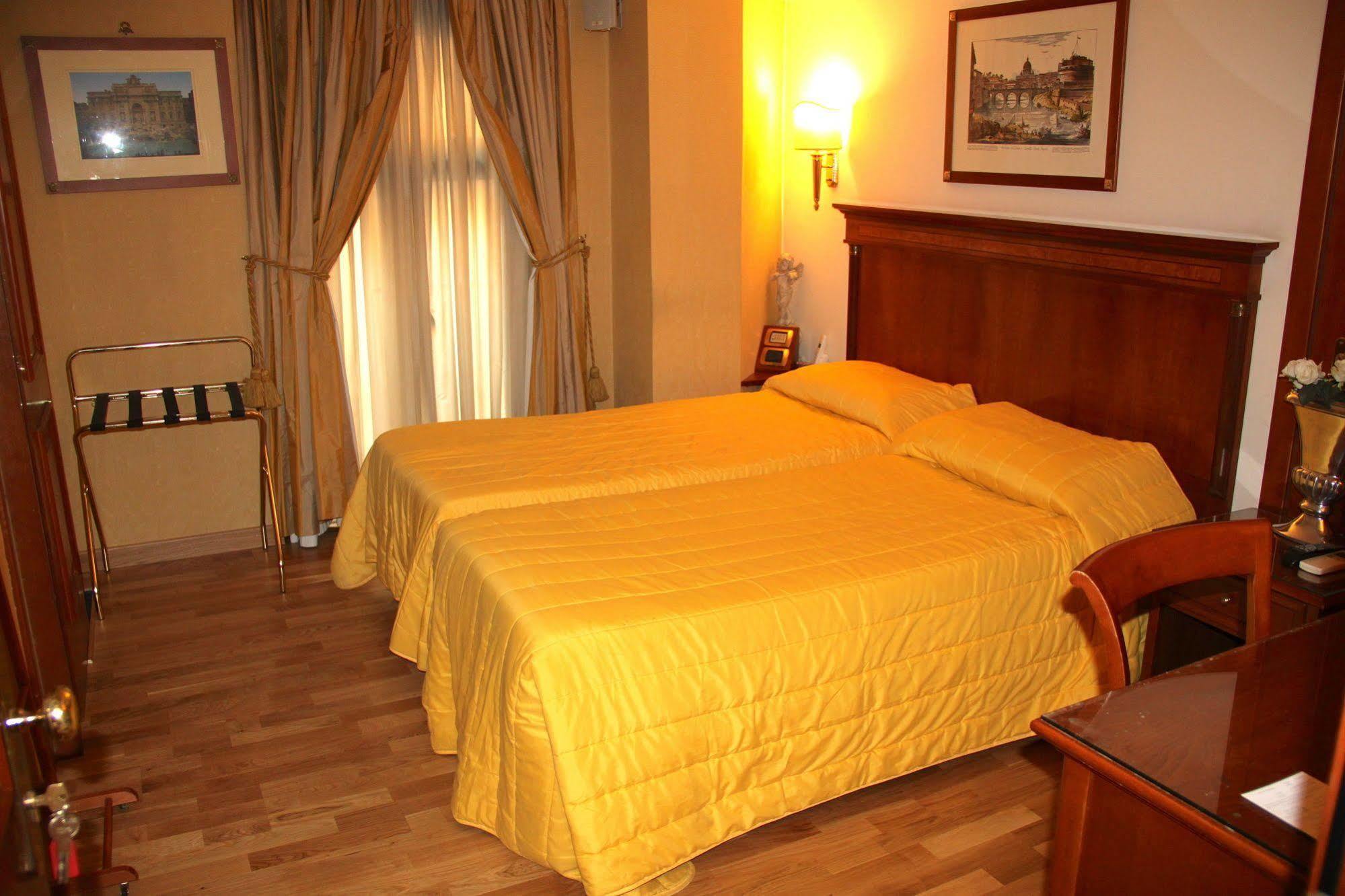 Luxury Rooms H 2000 Roma Exterior foto